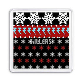 Магнит 55*55 с принтом Праздничный The Killers в городе Новоалтайск, Пластик | Размер: 65*65 мм; Размер печати: 55*55 мм | kilers | killers | the | the killers | альтернативн | брэндон флауэрс | дэйв кенинг | зе | знак | зэ | килер | килерс | красный | марк стормер | надпись | новогодний | новый год | праздник | рождество