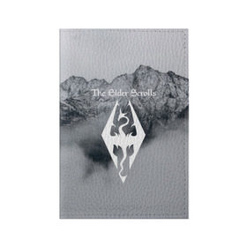 Обложка для паспорта матовая кожа с принтом TES V SKYRIM в городе Новоалтайск, натуральная матовая кожа | размер 19,3 х 13,7 см; прозрачные пластиковые крепления | dragon | mountain | skyrim | tes | tes 5 | the elder scrolls | горы | дракон | логотип | эмблема