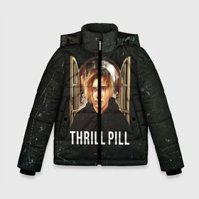 Зимняя куртка для мальчиков 3D с принтом THRILL PILL - Грустная Песня в городе Новоалтайск, ткань верха — 100% полиэстер; подклад — 100% полиэстер, утеплитель — 100% полиэстер | длина ниже бедра, удлиненная спинка, воротник стойка и отстегивающийся капюшон. Есть боковые карманы с листочкой на кнопках, утяжки по низу изделия и внутренний карман на молнии. 

Предусмотрены светоотражающий принт на спинке, радужный светоотражающий элемент на пуллере молнии и на резинке для утяжки | Тематика изображения на принте: fuelle | logo | music | noir | pil | pill | rap | raper | symbol | thril | thrill | tril | trill | дамб | лого | музыка | пил | пилл | рэп | рэппер | сам | символ | трил | трилл | тхрил | тхрилл | фотографии | щит
