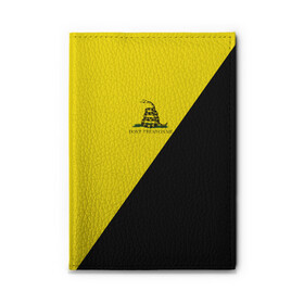 Обложка для автодокументов с принтом Dont tread on me в городе Новоалтайск, натуральная кожа |  размер 19,9*13 см; внутри 4 больших “конверта” для документов и один маленький отдел — туда идеально встанут права | анархия | анархо | антикоммунизм | гадсденовский | змея | капитализм | коммунизм | меня | на | наступай | не | светов | флаг