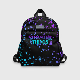 Детский рюкзак 3D с принтом STRANGER THINGS в городе Новоалтайск, 100% полиэстер | лямки с регулируемой длиной, сверху петелька, чтобы рюкзак можно было повесить на вешалку. Основное отделение закрывается на молнию, как и внешний карман. Внутри дополнительный карман. По бокам два дополнительных кармашка | 11 | stranger things | одди | одиннадцатая | очень странные дела | сериалы