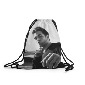 Рюкзак-мешок 3D с принтом ROBERT PATTINSON в городе Новоалтайск, 100% полиэстер | плотность ткани — 200 г/м2, размер — 35 х 45 см; лямки — толстые шнурки, застежка на шнуровке, без карманов и подкладки | batman | devil all the time | robert pattinson | the batman | twilight | бетмен | бэтмен | дьявол всегда здесь | роберт паттинсон | сумерки