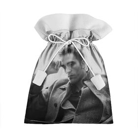Подарочный 3D мешок с принтом Роберт Паттинсон в городе Новоалтайск, 100% полиэстер | Размер: 29*39 см | Тематика изображения на принте: batman | devil all the time | robert pattinson | the batman | twilight | бетмен | бэтмен | дьявол всегда здесь | роберт паттинсон | сумерки