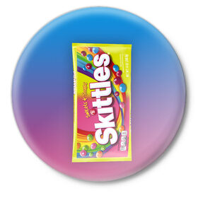 Значок с принтом Skittles | Желтый в городе Новоалтайск,  металл | круглая форма, металлическая застежка в виде булавки | Тематика изображения на принте: skittles | sweet sours | yellow | градиент | желтый | красный | радуга | розовый | синий | скитлс | фиолетовый
