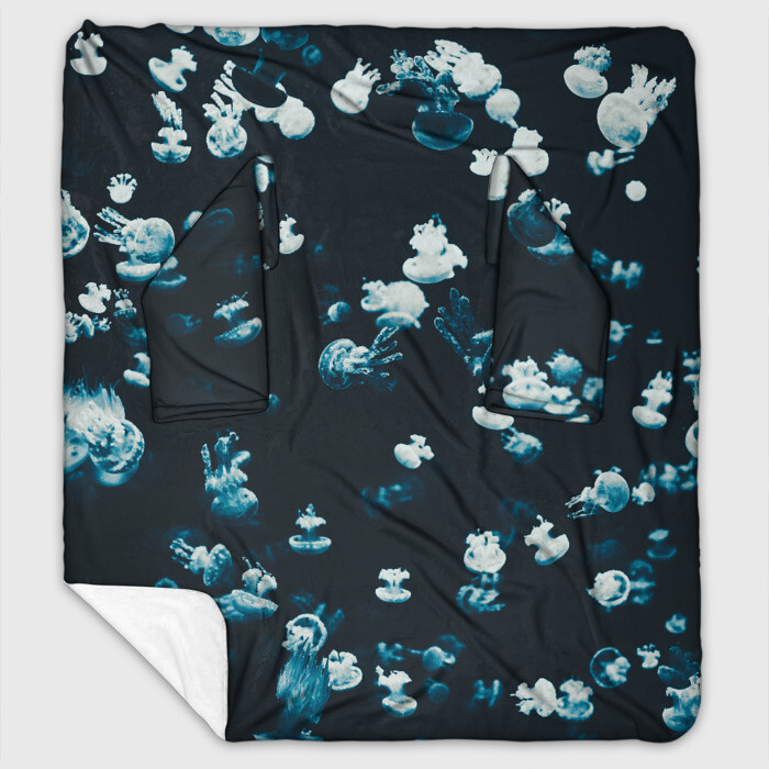 Плед с рукавами Медузы фото